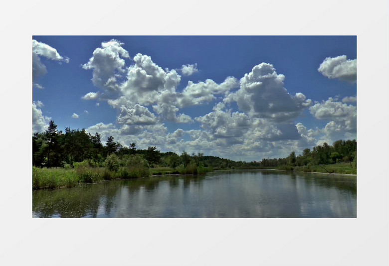 实拍唯美的碧水蓝天实拍视频素材    