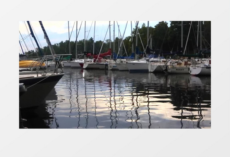 平静湖面码头渔船实拍视频素材