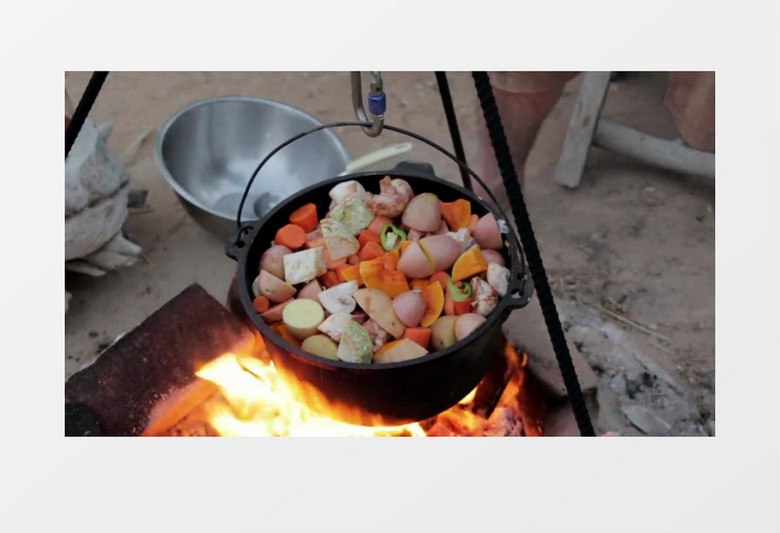 新鲜食材传统烹饪做饭实拍视频素材