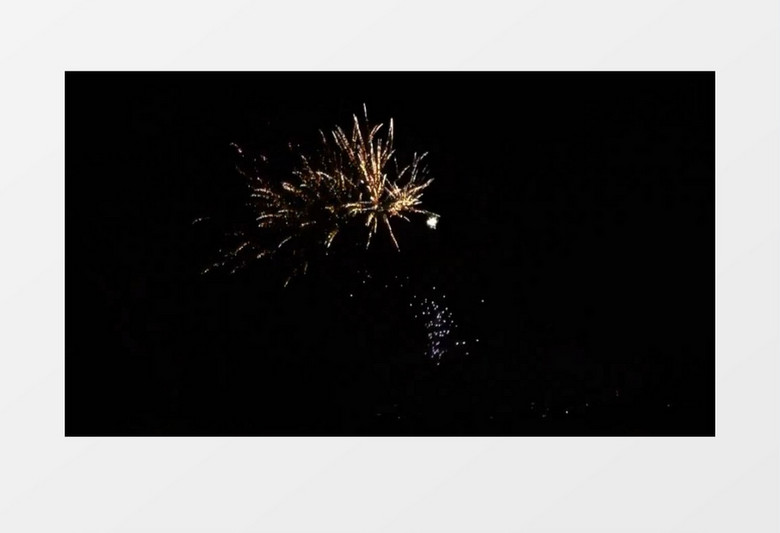 绚丽多彩夜晚放烟花实拍视频素材