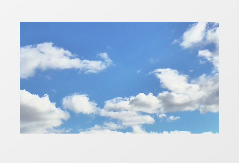 蓝天中云层缓慢变动视频素材