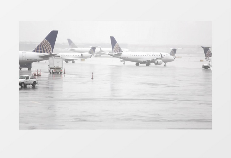 白天城市机场飞机地面飞行实拍视频素材