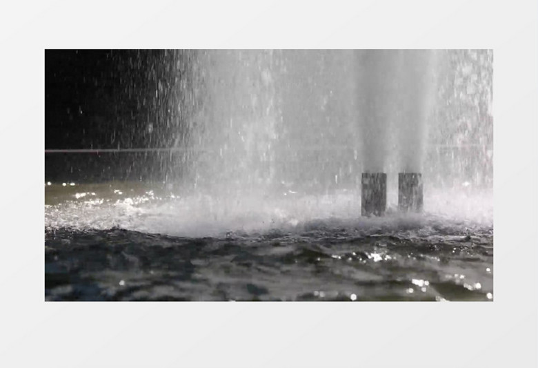 高清实拍喷泉喷起水柱溅落起许多的小水滴实拍视频素材
