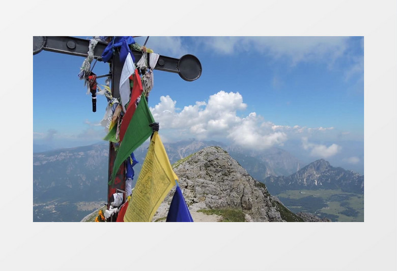 高清拍摄户外室外蓝天白云徒步旅行旗帜飘拂实拍视频素材