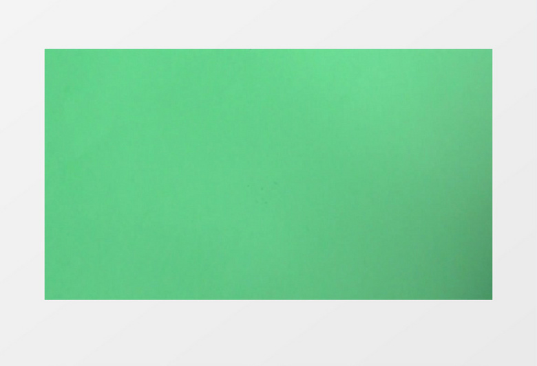 雪球绿色背景实拍视频素材