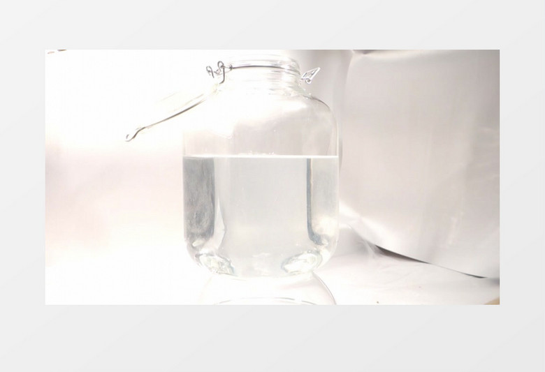 溶剂注入扩散实拍视频素材