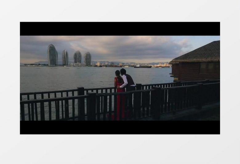 高清航拍新婚夫妻海洋轮船游艇蜜月度假实拍视频素材