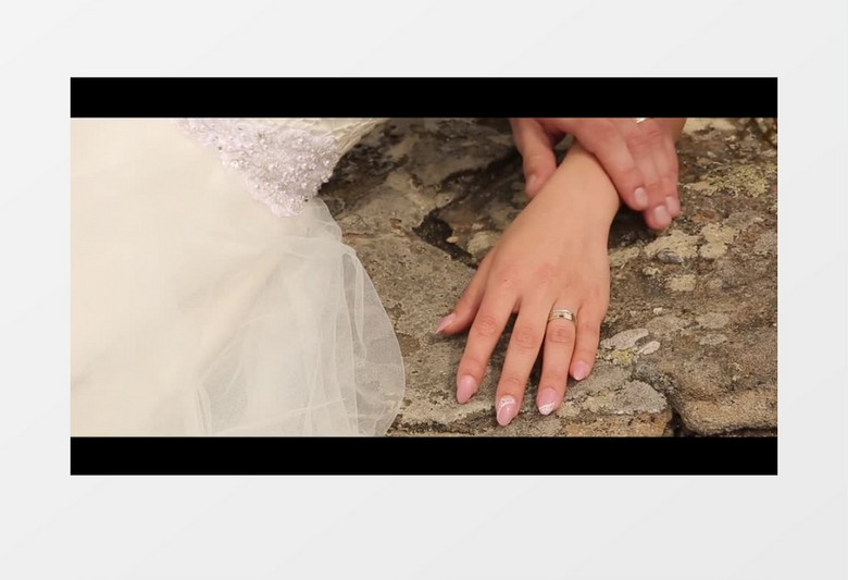 高清近距离拍摄夫妻情侣新郎新娘牵手结婚戒指实拍视频素材