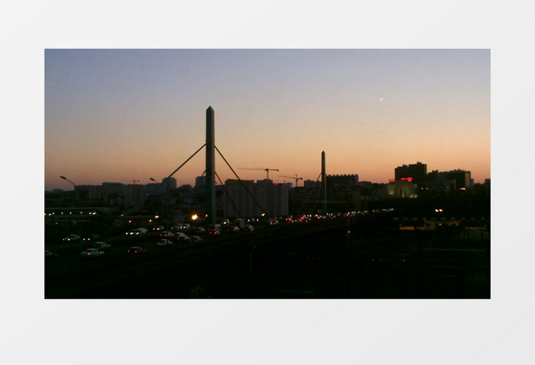 晚霞黄昏灯光巴黎桥梁交通实拍视频素材