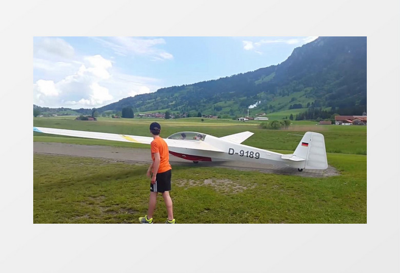 空中运动滑翔机起飞实拍视频素材