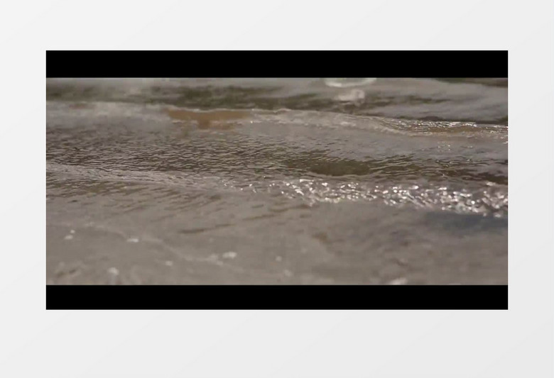 高清近距离拍摄河岸海岸海滩波浪水流实拍视频素材