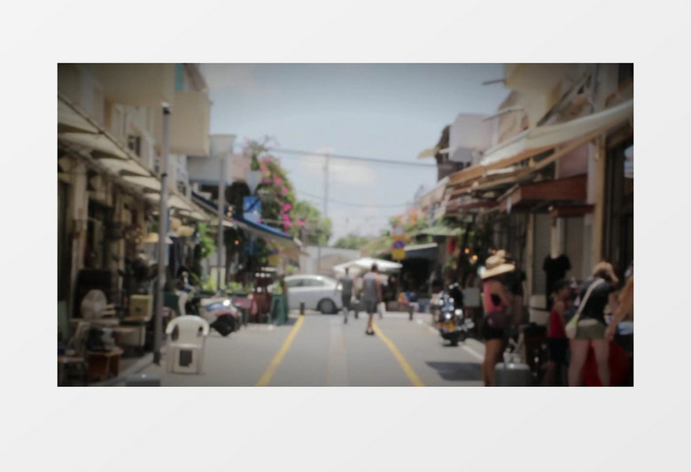 模糊散景拍摄夏天小镇胡同行人漫步散步走路实拍视频素材下载_mp4格式_熊猫办公