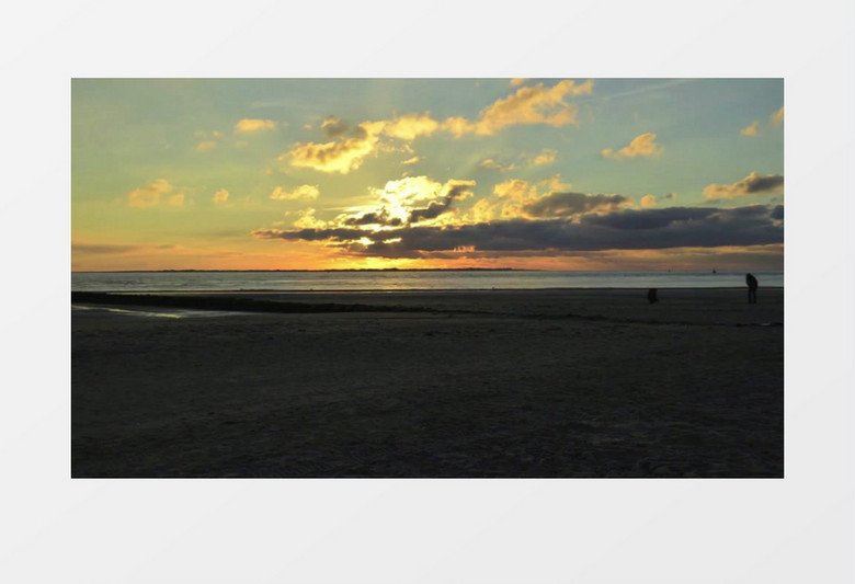 北海海滩上傍晚的天空日落风光实拍视频