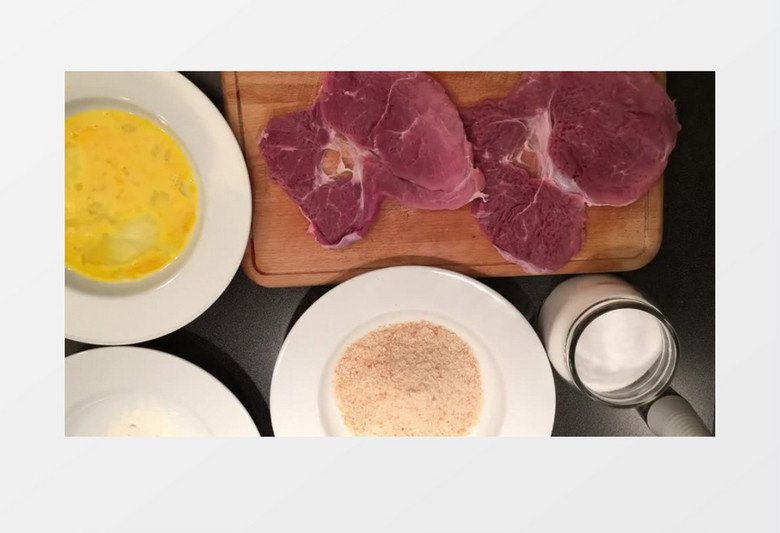 快视频厨师煎炸肉排前的准备工作腌制裹浆工艺实拍视频素材