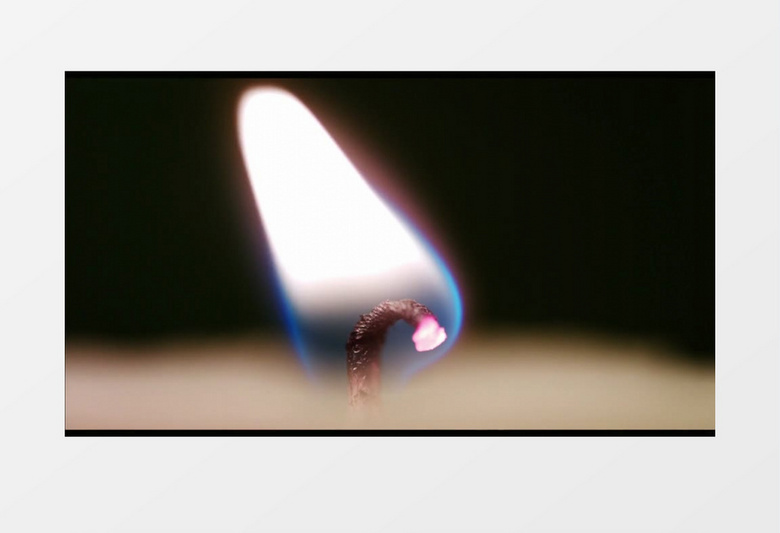 高清拍摄燃烧着的摇曳的烛光实拍视频素材