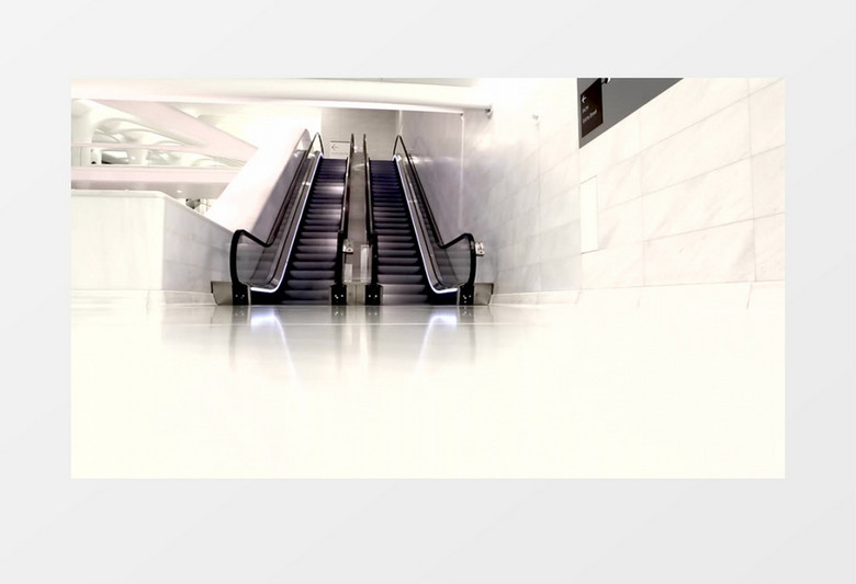 高清拍摄商场里电梯自动扶梯在运转实拍视频素材