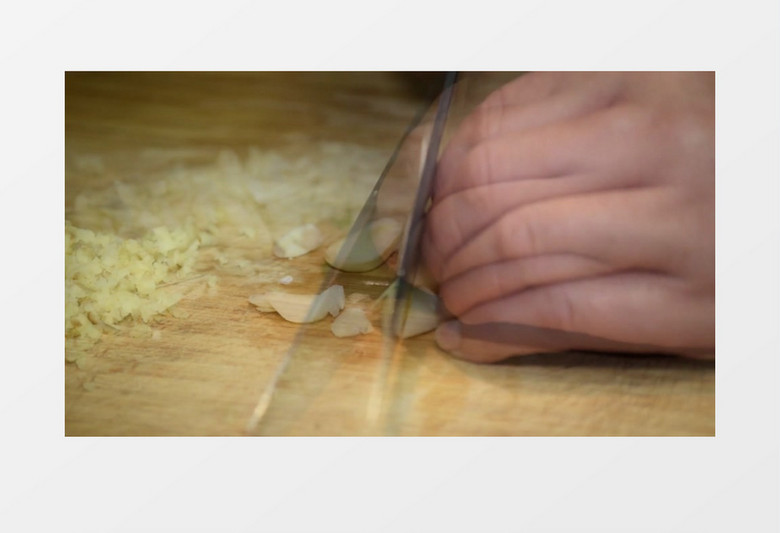高清实拍厨师切葱姜蒜等辅料的过程实拍视频素材