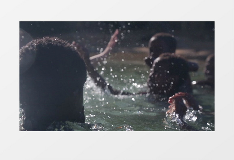 高清实拍一群黑人小朋友在水里嬉戏实拍视频素材