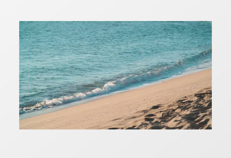 高清实拍沙滩上不断拍打着的海水实拍视频素材