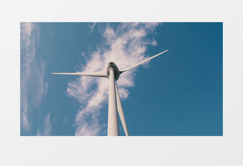 高清实拍蓝天下新能源风力发电机在随风转动实拍视频素材
