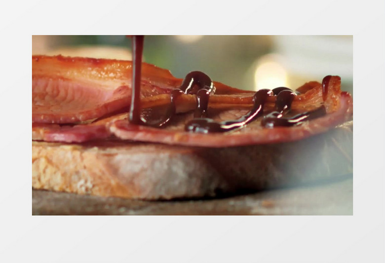 高清近距离拍摄厨房中厨师烹饪美食汉堡三明治蛋糕实拍视频素材