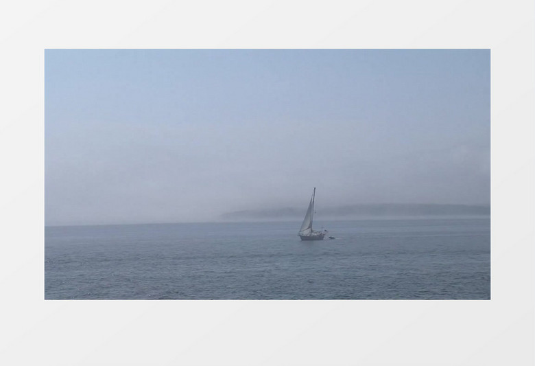 高清实拍一艘孤帆在大海中乘风破浪实拍视频素材