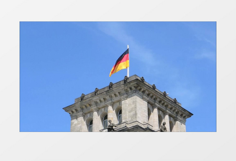 德国柏林国旗在天空中飘扬实拍视频