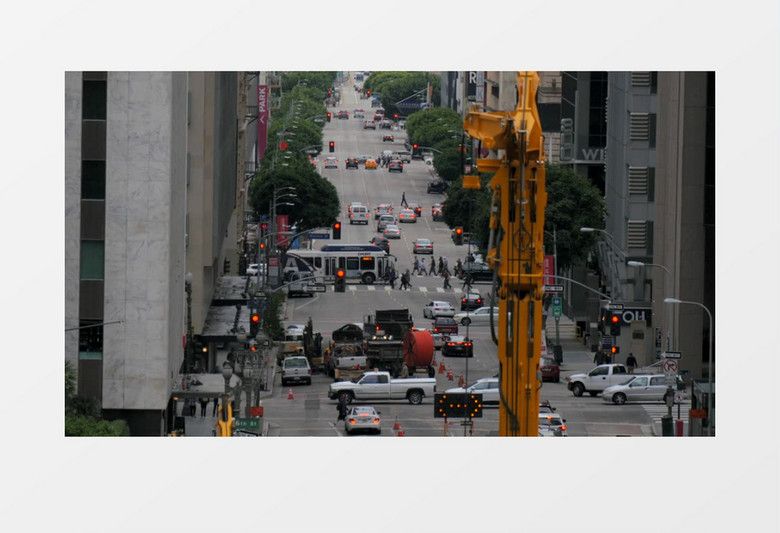  加利福尼亚城市中心忙碌的街道实拍视频