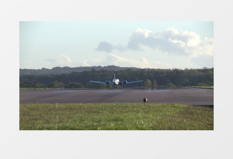 跑道上飞起起飞过程实拍视频