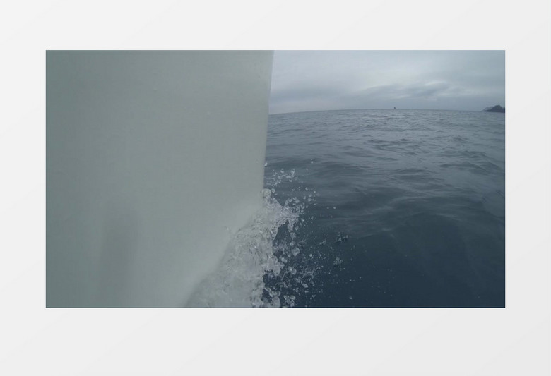 高清实拍快艇经过时海水的变化实拍视频素材