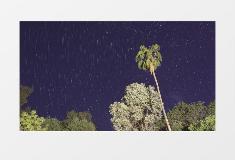 天上的点点繁星拖动出的美丽光束视频素材