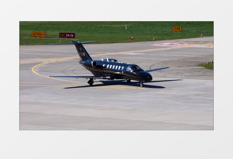 近距离拍摄机场跑道商业私人飞机起飞滑行实拍视频素材
