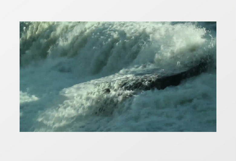 特写拍摄自然景观瀑布流动落下实拍视频素材