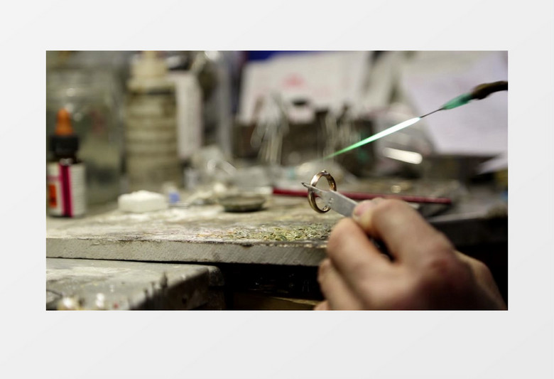 工作台贵金属首饰戒指实拍视频素材