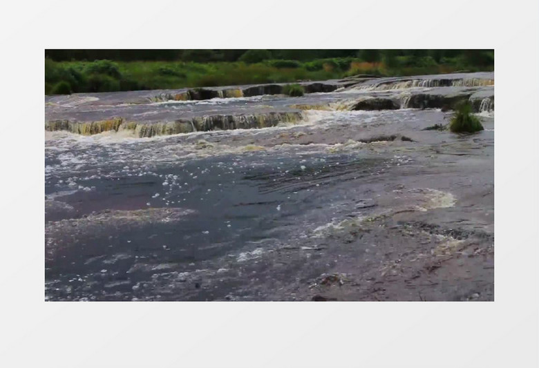 特写拍摄户外白天苏格兰荒野小溪瀑布河床实拍视频素材