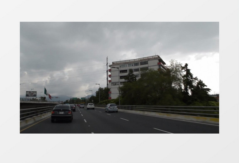 墨西哥城市高速公路车辆行驶中实拍视频素材