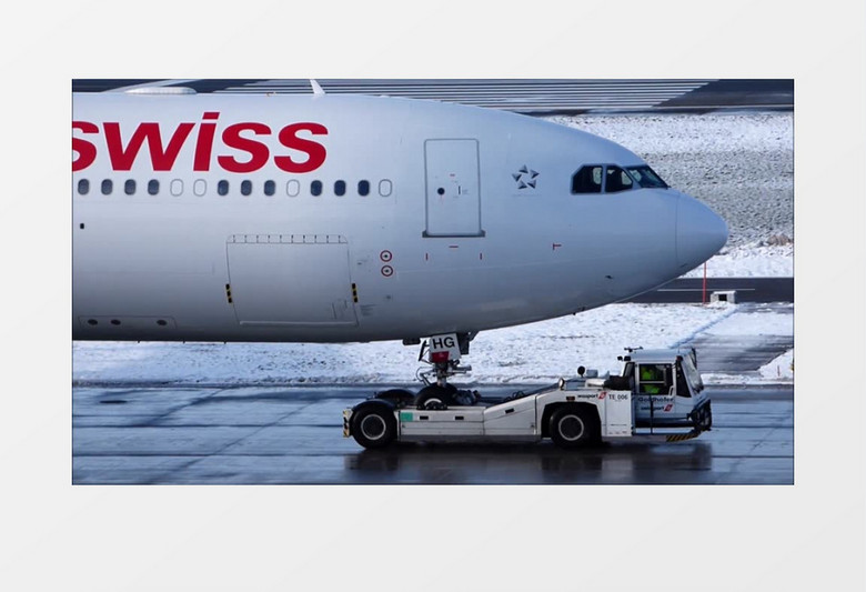 瑞士机场喷气式飞机跑道运行实拍视频素材