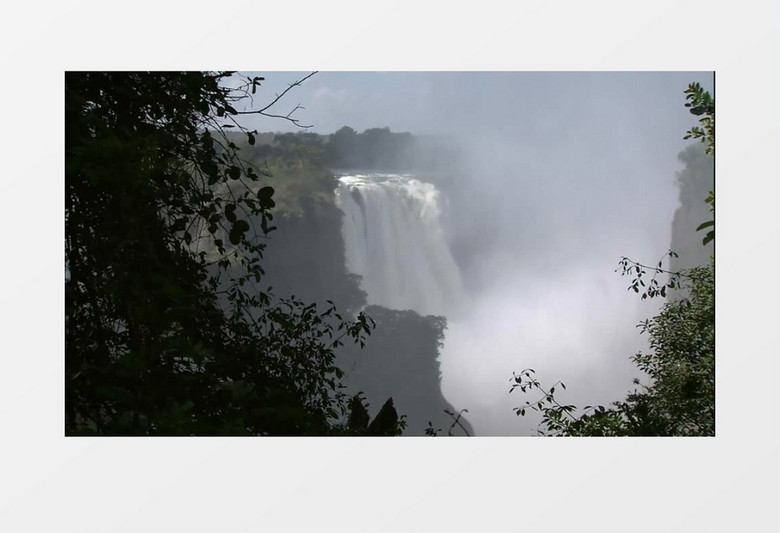 云雾环绕的壮丽大瀑布高清实拍视频素材