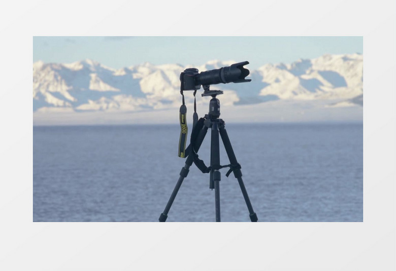 湖边三脚架相机实拍视频素材