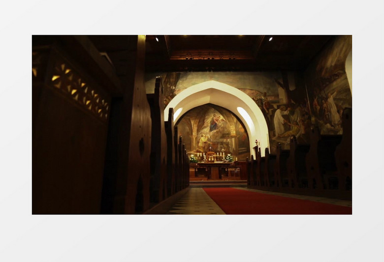 低视角拍摄天主教教堂内部实拍视频素材