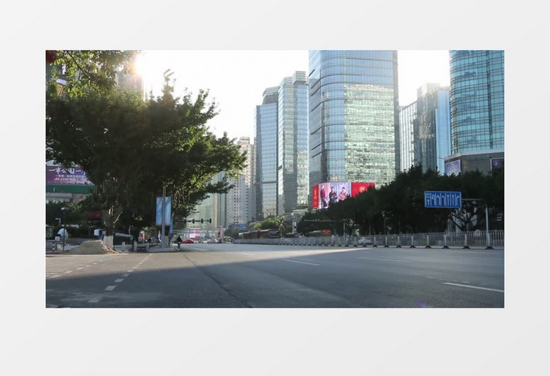 广州天河路繁忙的都市穿梭的汽车行人实拍视频素材