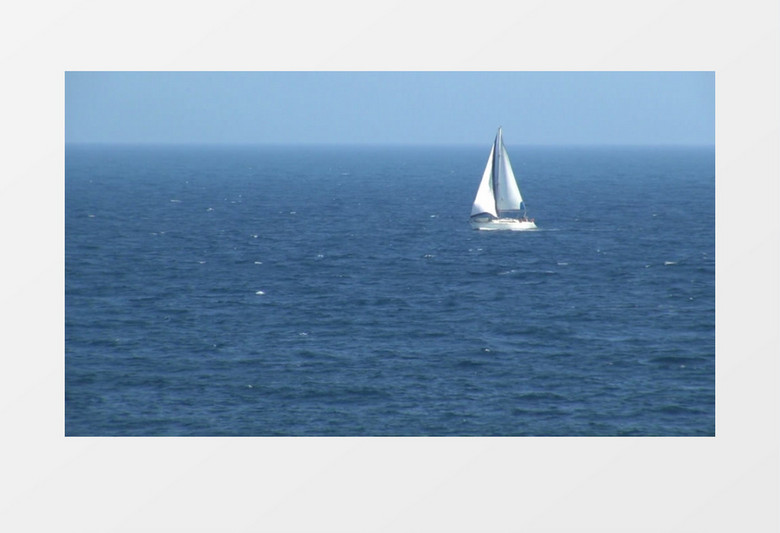 碧波荡漾的海面上飘浮滑行的帆船比赛航海背景视频
