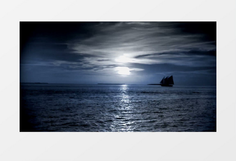 帆船在波光粼粼一望无际的海面行驶背景视频
