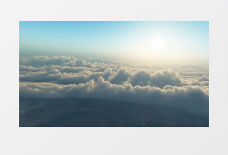 阳光下的汹涌云层背景视频素材