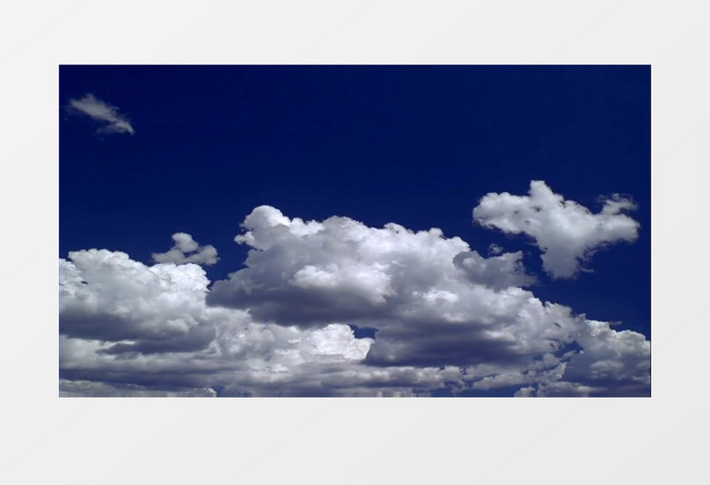 蓝天下的云朵变化背景视频素材