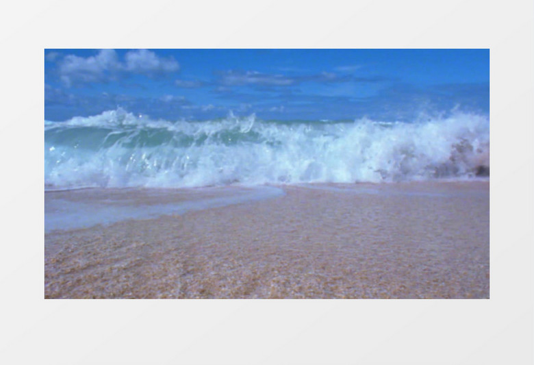 水平拍摄浪花拍打沙滩实拍视频