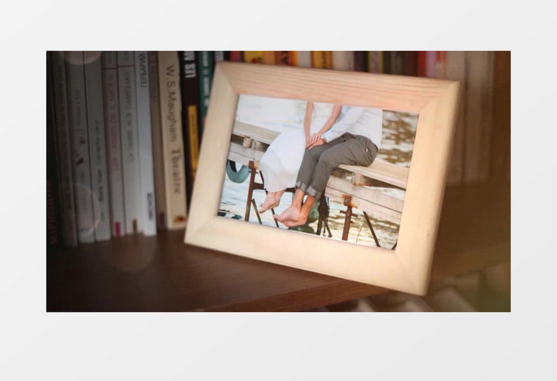 实拍木质相框纪念相册AE视频模板